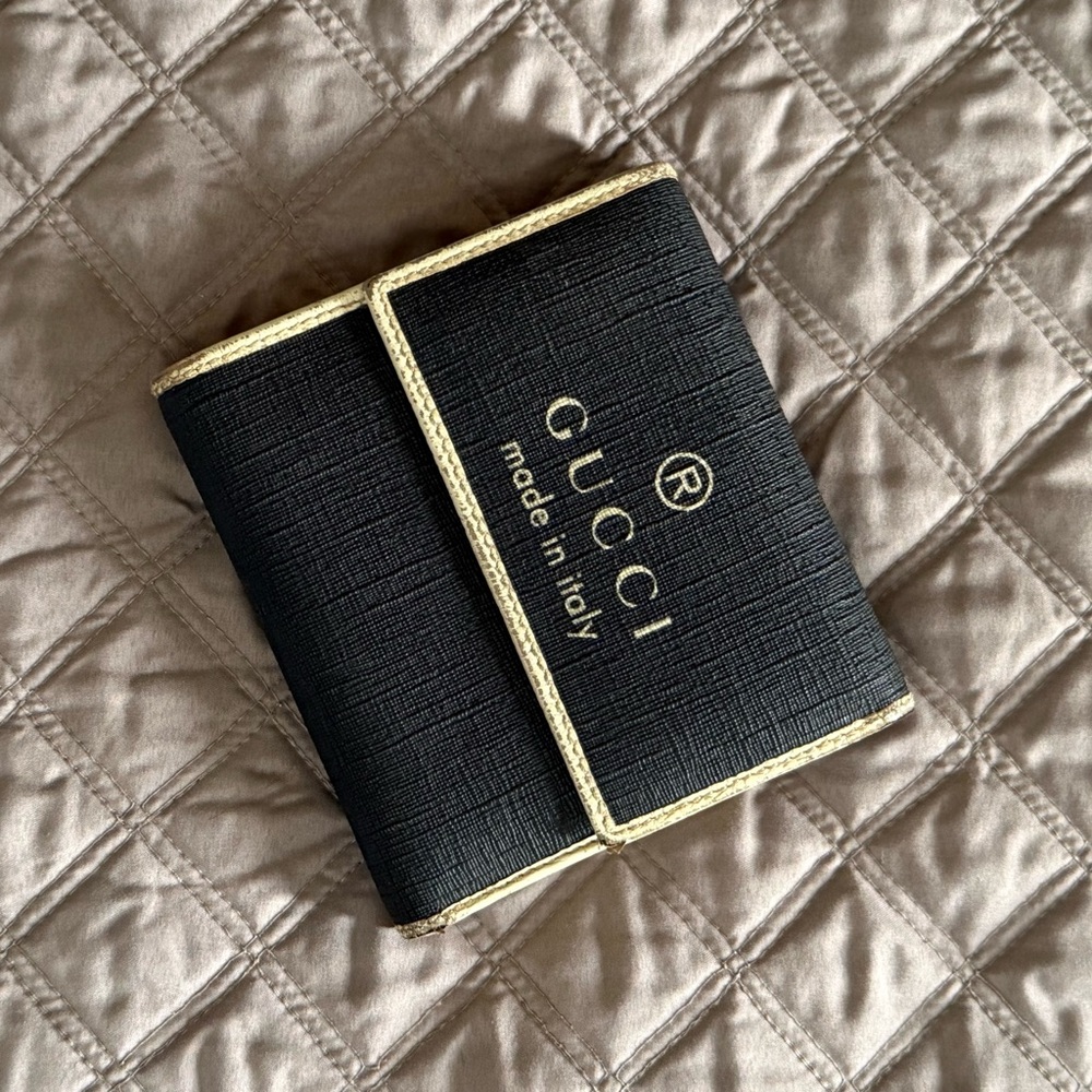 Gucci Black and Gold Key Card Holder